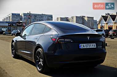 Седан Tesla Model 3 2021 в 