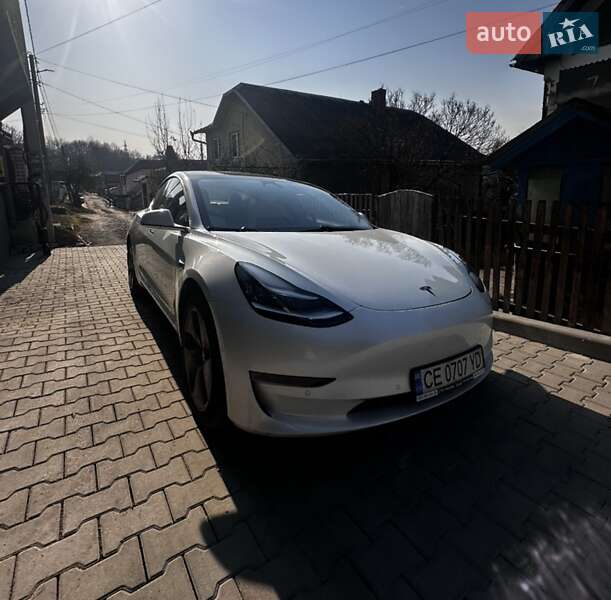 Седан Tesla Model 3 2019 в Черновцах