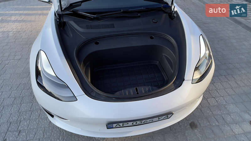 Седан Tesla Model 3 2022 в Запоріжжі