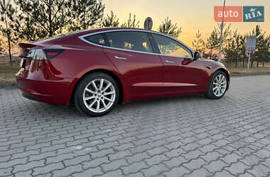 Седан Tesla Model 3 2019 в 
