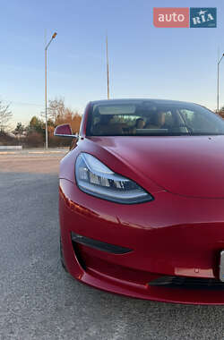 Седан Tesla Model 3 2019 в 