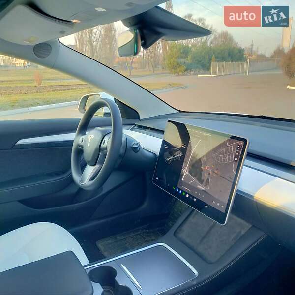 Седан Tesla Model 3 2022 в Києві