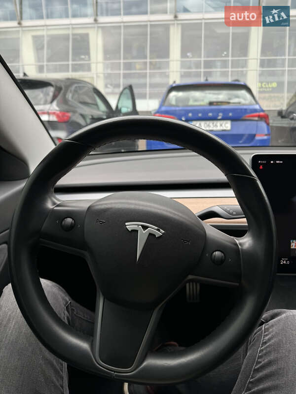 Седан Tesla Model 3 2018 в Киеве