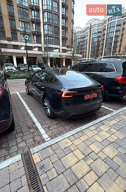 Седан Tesla Model 3 2024 в Киеве