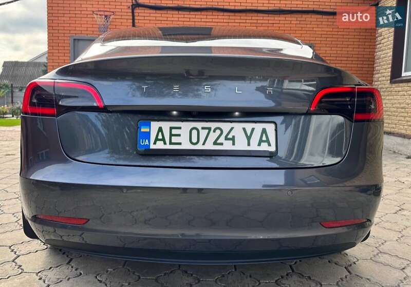 Седан Tesla Model 3 2020 в Днепре
