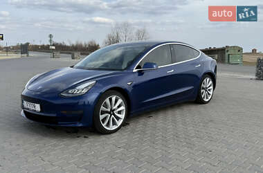 Седан Tesla Model 3 2019 в Чернівцях