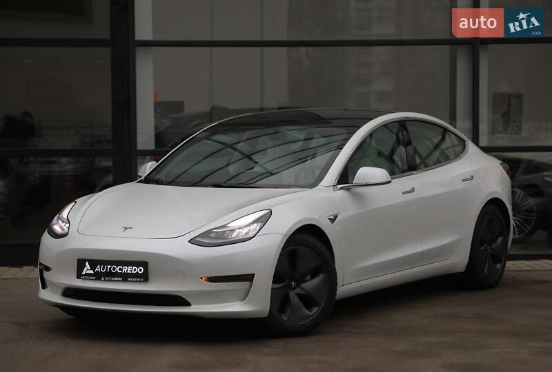 Седан Tesla Model 3 2019 в 