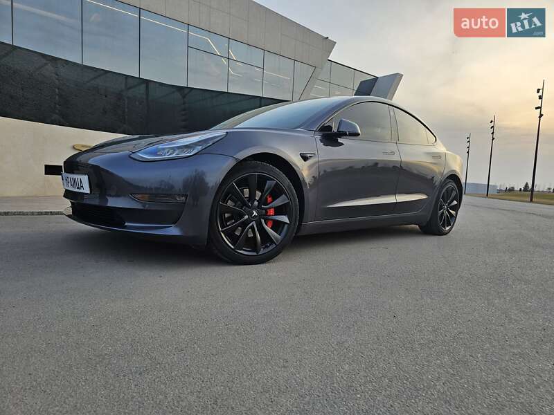 Седан Tesla Model 3 2018 в Днепре