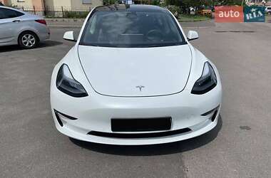 Седан Tesla Model 3 2023 в 