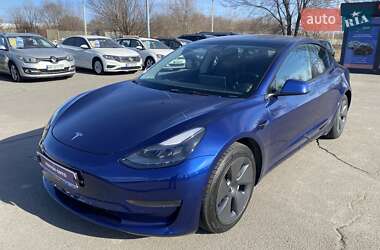 Седан Tesla Model 3 2022 в 