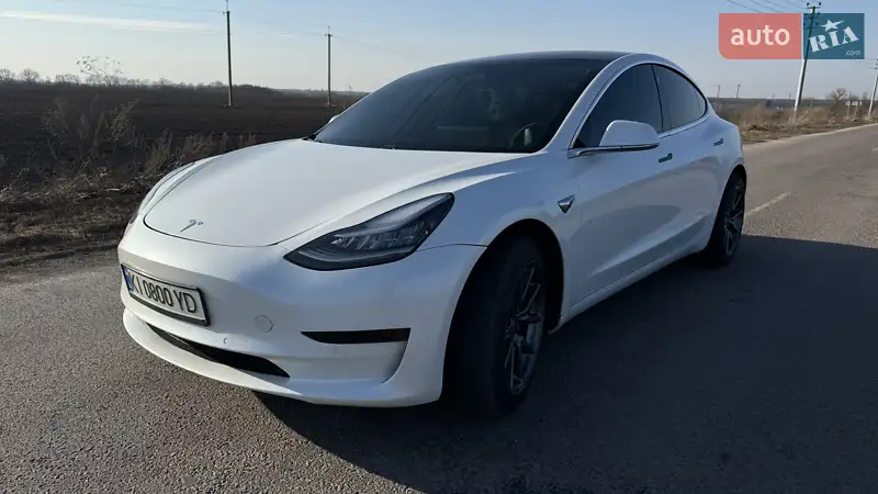 Седан Tesla Model 3 2020 в 