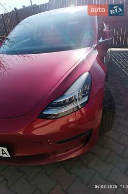 Седан Tesla Model 3 2018 в 
