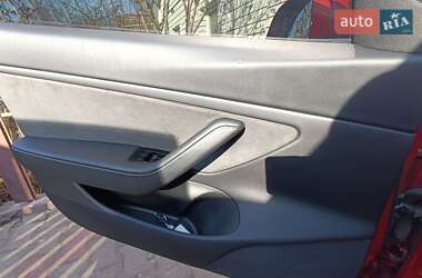 Седан Tesla Model 3 2018 в 