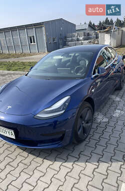 Седан Tesla Model 3 2020 в Ужгороде