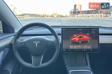 Седан Tesla Model 3 2022 в 
