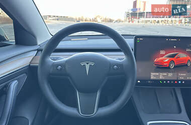 Седан Tesla Model 3 2022 в 