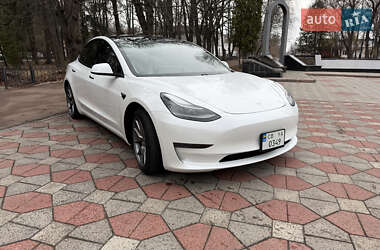 Седан Tesla Model 3 2021 в 