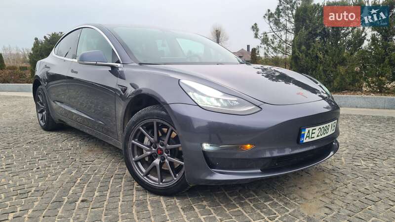 Седан Tesla Model 3 2019 в Дніпрі
