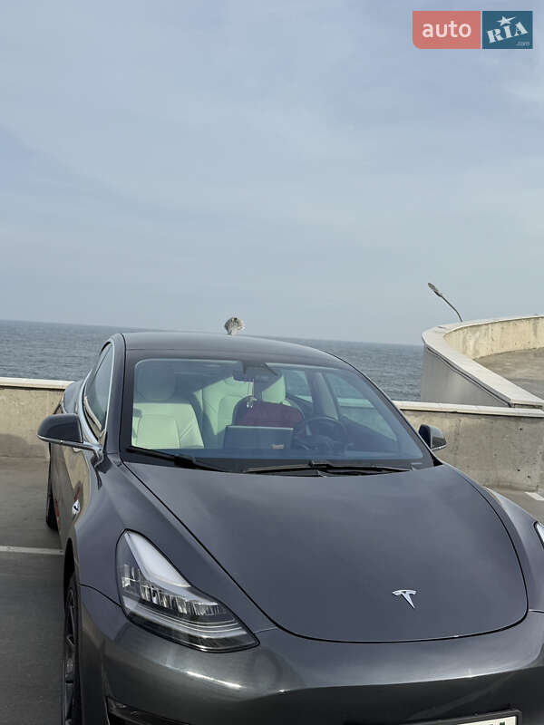 Седан Tesla Model 3 2019 в Одессе