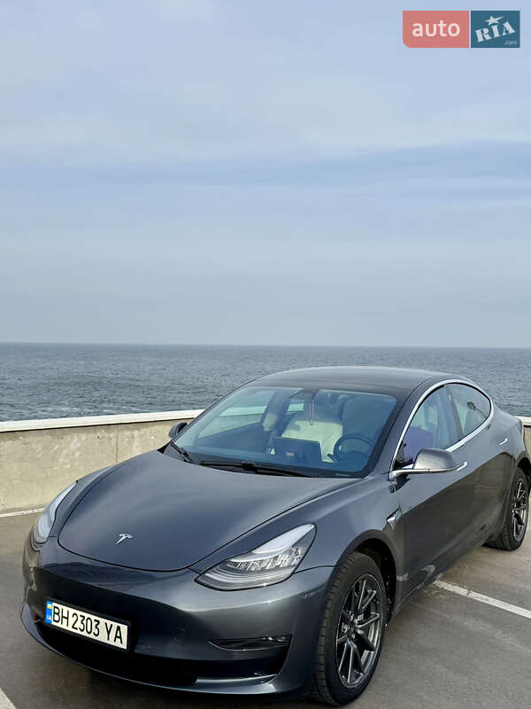 Седан Tesla Model 3 2019 в Одессе