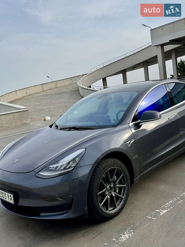 Седан Tesla Model 3 2019 в Одессе