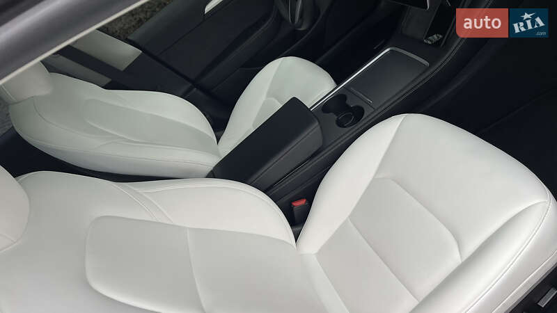 Седан Tesla Model 3 2022 в Одесі