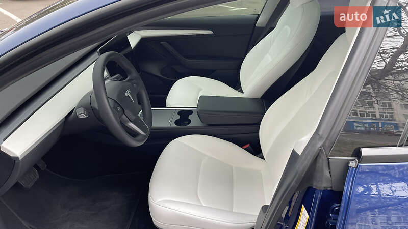Седан Tesla Model 3 2022 в Одесі