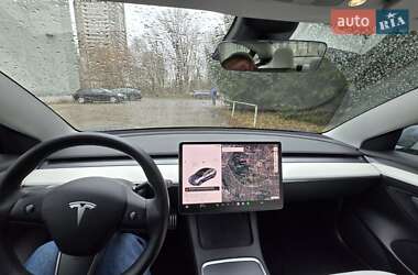 Седан Tesla Model 3 2021 в 