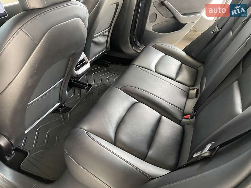 Седан Tesla Model 3 2022 в Одесі