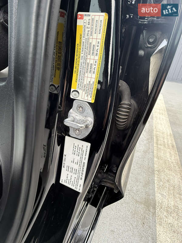 Седан Tesla Model 3 2019 в Киеве