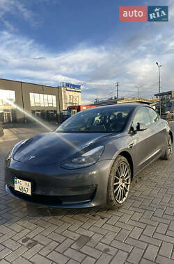 Седан Tesla Model 3 2021 в 