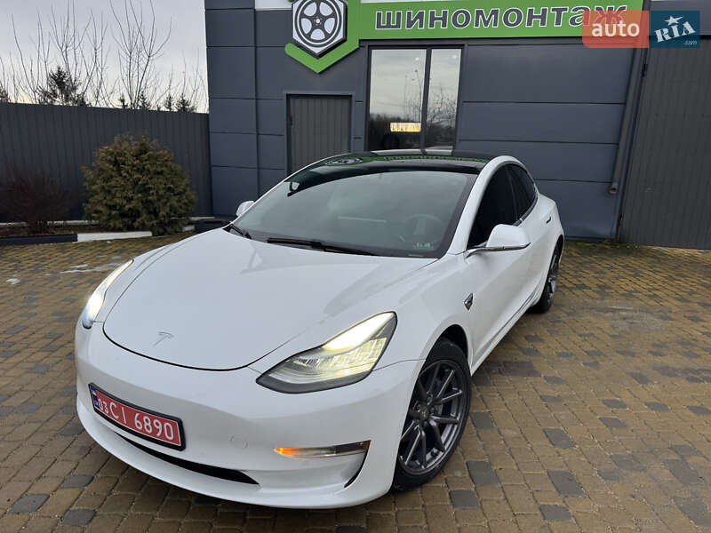 Седан Tesla Model 3 2019 в Тернополі