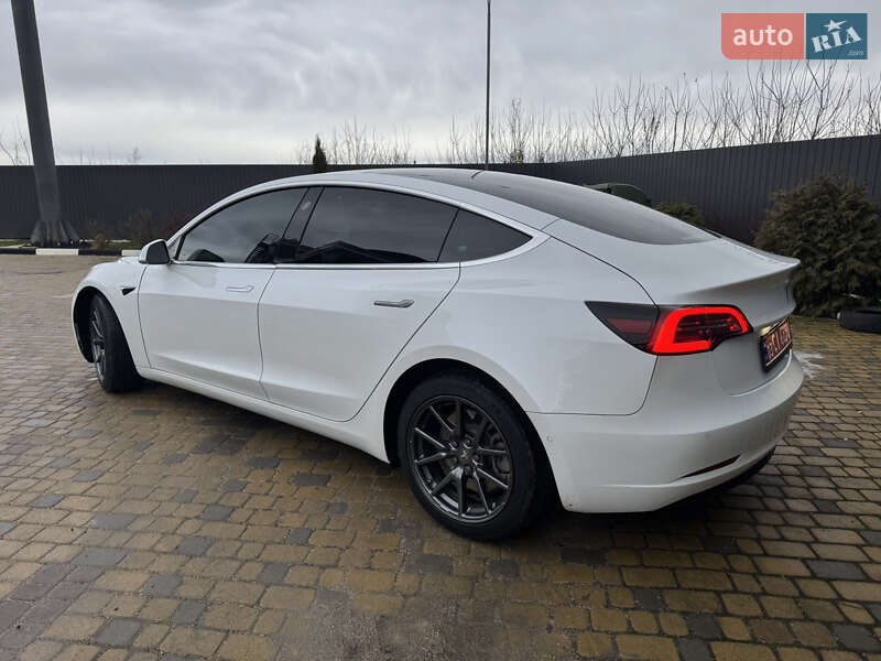 Седан Tesla Model 3 2019 в Тернополі