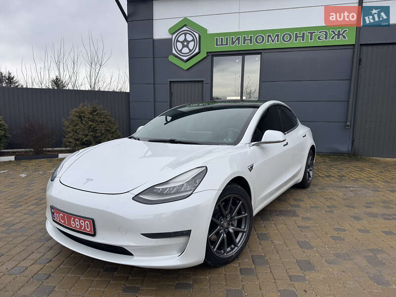 Седан Tesla Model 3 2019 в Тернополі