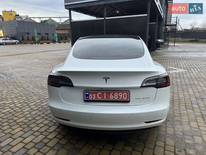 Седан Tesla Model 3 2019 в Тернополі