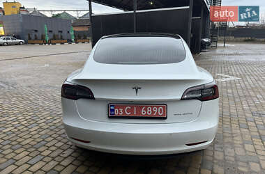 Седан Tesla Model 3 2019 в 