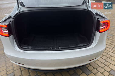 Седан Tesla Model 3 2019 в 