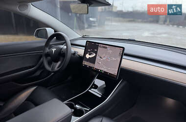 Седан Tesla Model 3 2019 в 