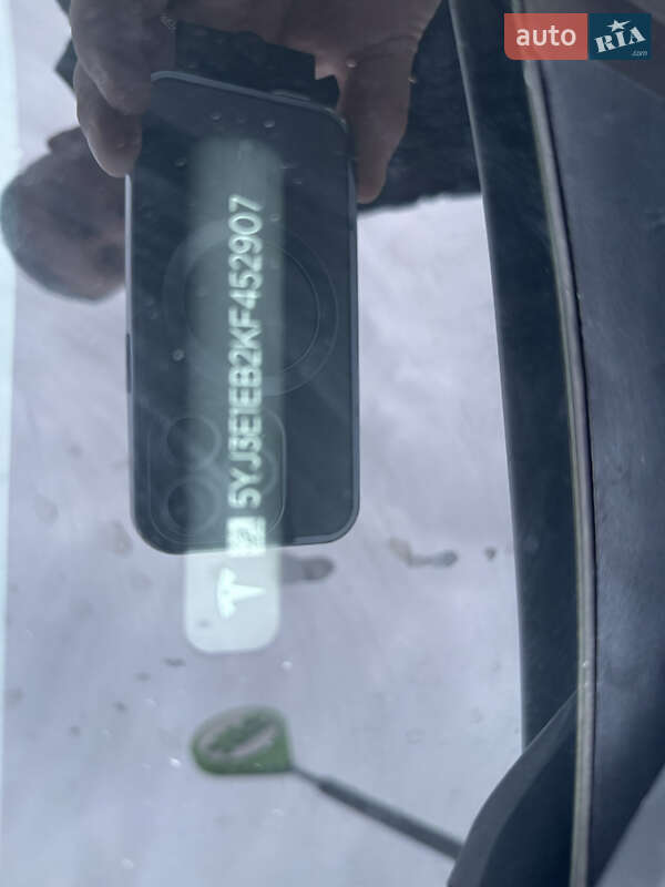 Седан Tesla Model 3 2019 в Тернополі