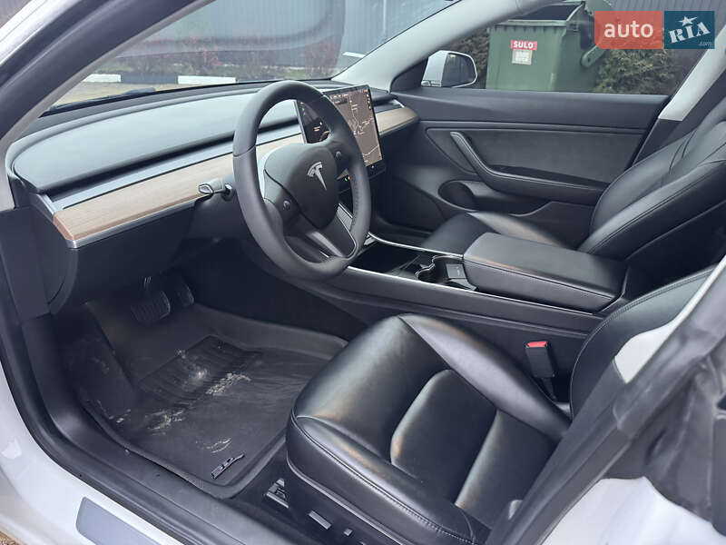 Седан Tesla Model 3 2019 в Тернополі