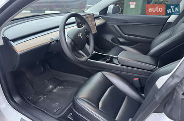 Седан Tesla Model 3 2019 в 