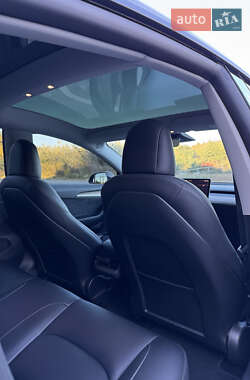 Седан Tesla Model 3 2022 в Тернополе