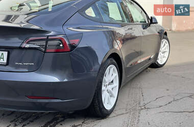 Седан Tesla Model 3 2021 в 