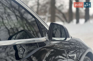 Седан Tesla Model 3 2019 в 