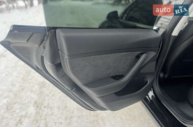 Седан Tesla Model 3 2019 в 