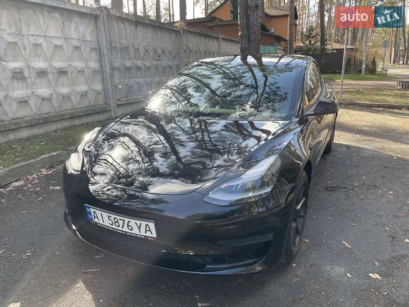 Седан Tesla Model 3 2021 в 
