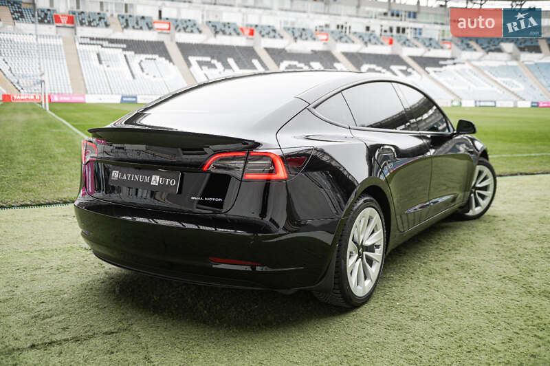 Седан Tesla Model 3 2022 в Одессе