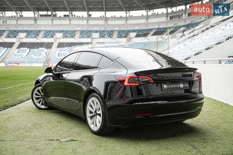 Седан Tesla Model 3 2022 в Одессе
