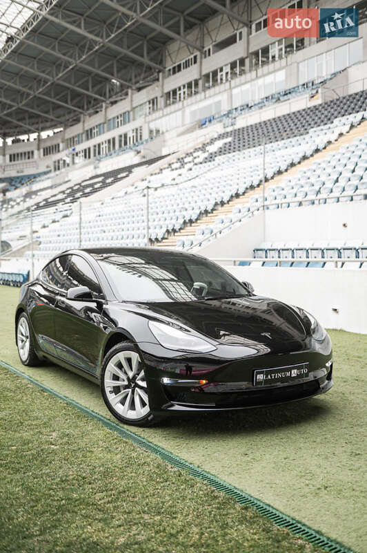 Седан Tesla Model 3 2022 в Одессе