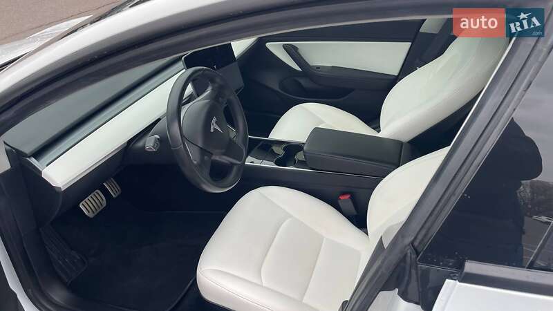 Седан Tesla Model 3 2018 в Одессе